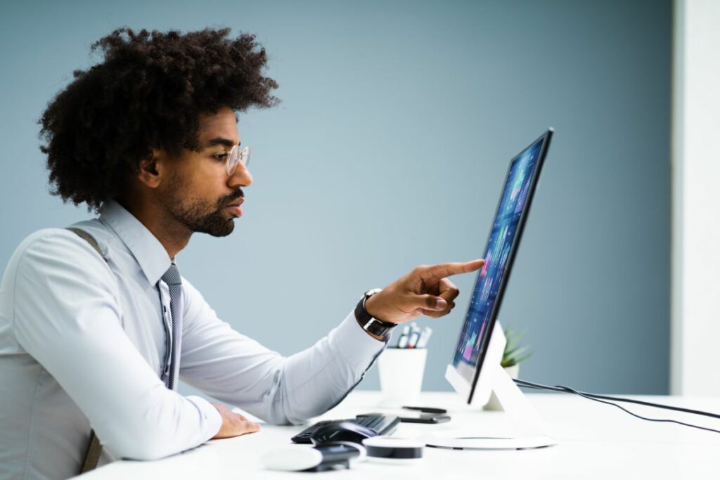 What Is Data Scrubbing [And How To Use It For Your Business]