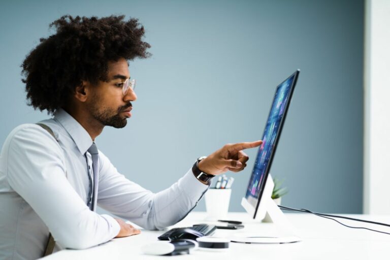 What Is Data Scrubbing [And How To Use It For Your Business]