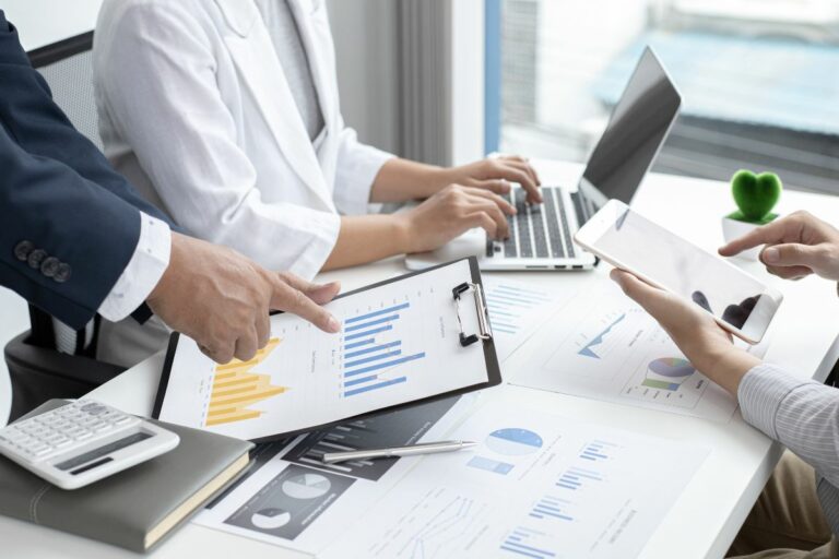What Is The Difference Between SCM And CRM?