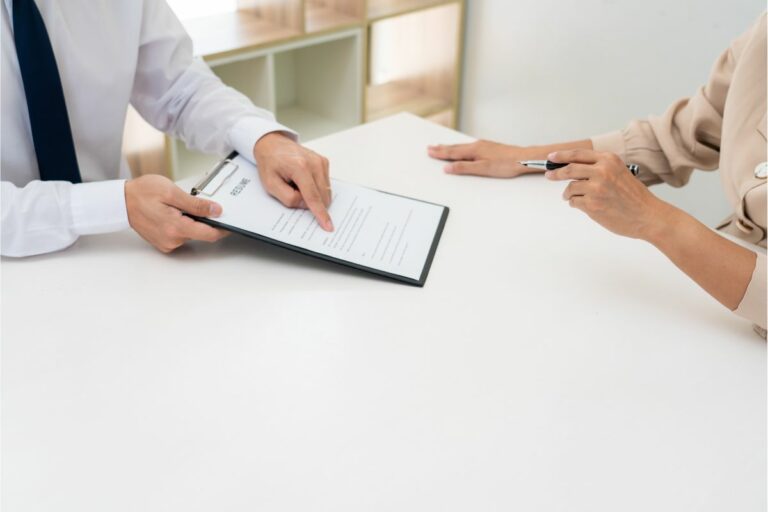 The 4 Phases Of The Employee Onboarding Process [Small Business Guide]